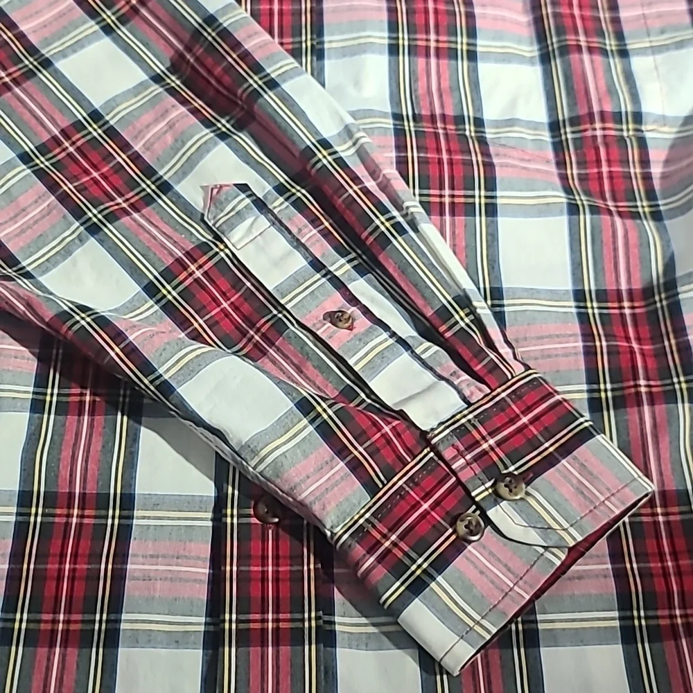IZOD Heritage Tartan Red & White Plaid Long-Sleeve Button-Down Shirt